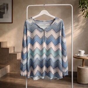 Unbranded SZ. 0XL. Chevron Pattern Long Sleeve Top Hi-lo Hem.